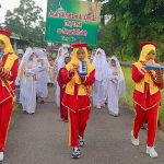 Drumband MTsM Bunga Tanjung Tampil Memukau